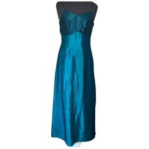 BEAUTIFUL Emerald Dress with Open Criss Cross Back (8)